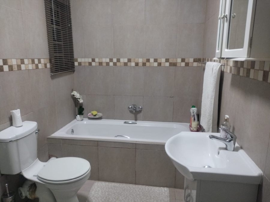 2 Bedroom Property for Sale in Pellissier Free State